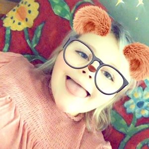 Meet your Posher, Anna claire